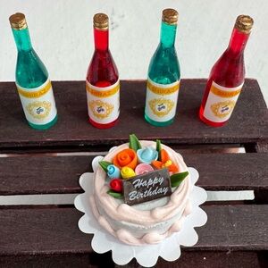 Dollhouse Birthday Cake / 4 Wine Bottles Miniature 1:12 Doll Craft Supplies